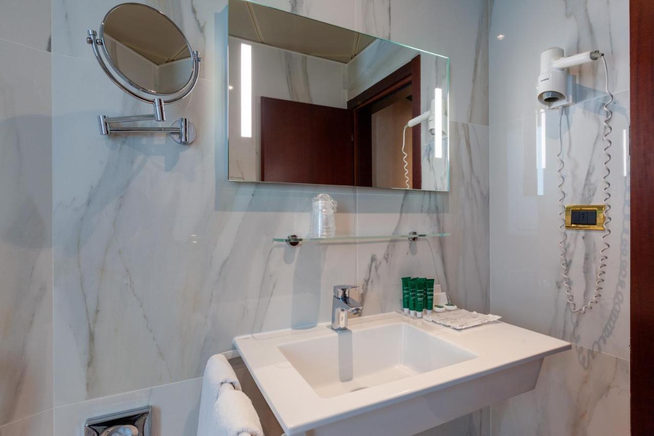 Hotiday Hotel Milano Turro Екстер'єр фото